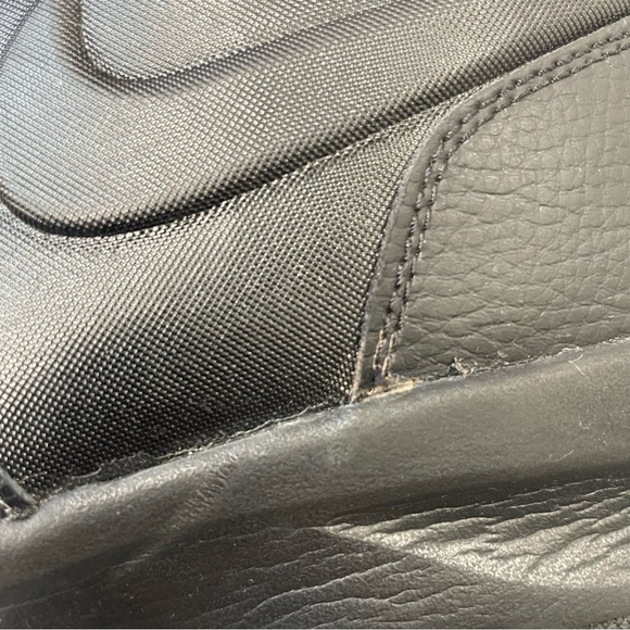 Youth Nike Shoes - Picture 11 of 12